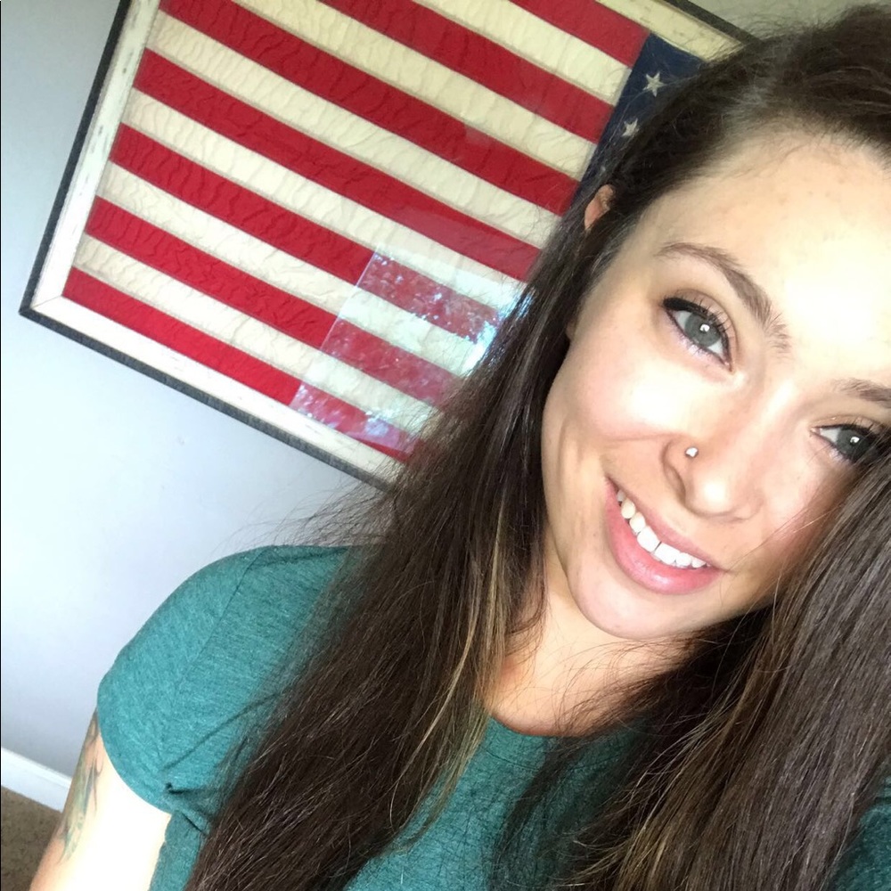 Meet your Posher, Alissa